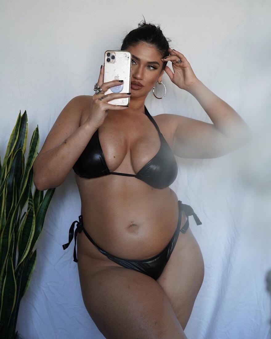 Modelo de Latisia Thomas