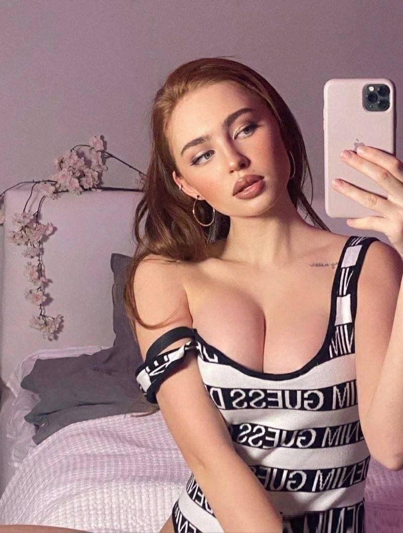 Onlifans Renata Wallulina tetas