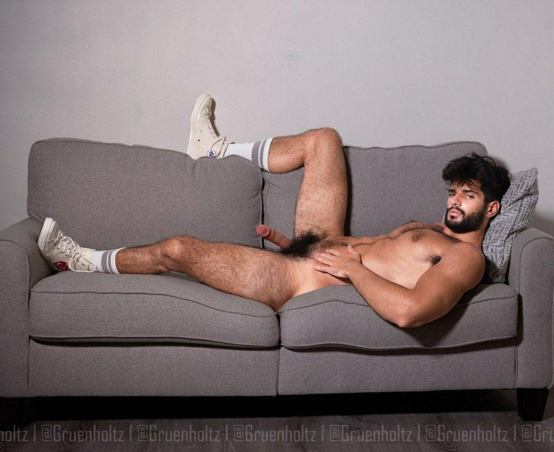 Samy Dorgham modelo desnuda polla