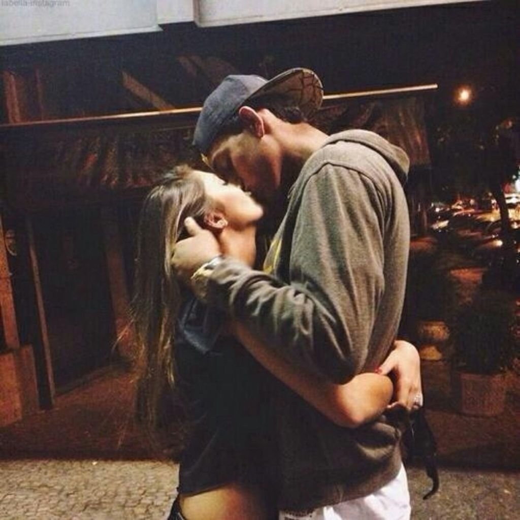 Chico y chica salvado