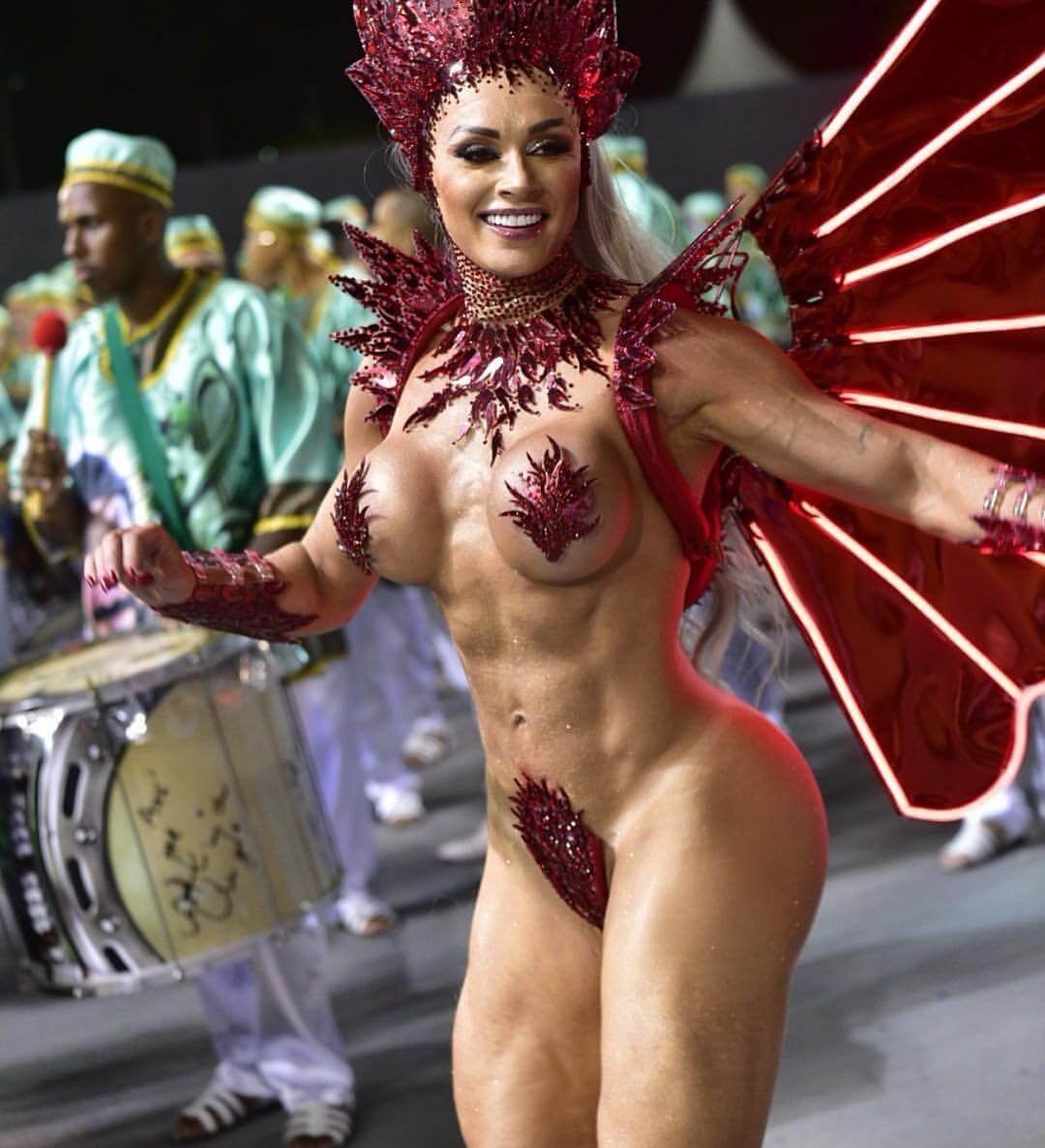 Andrea Martins Brasili Carnaval desnudo