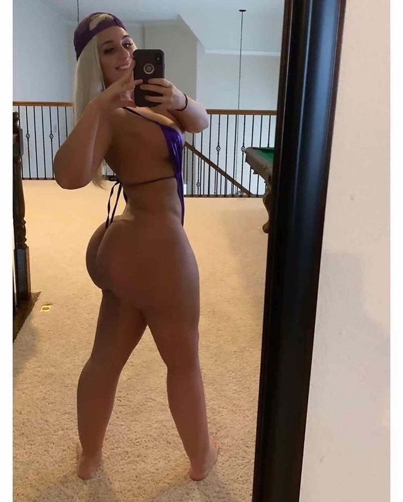 Kristen Kindle La diosa del botín desnuda