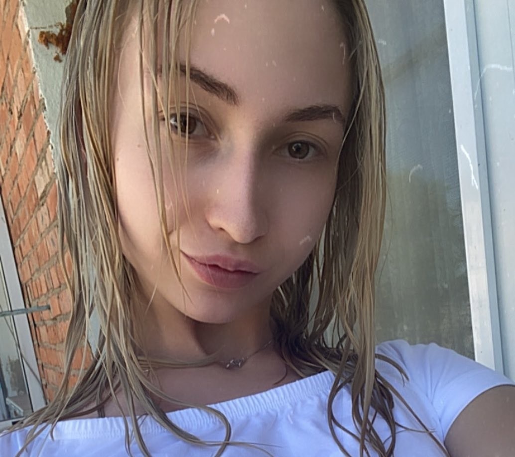 Anastasia Alferova 17 años