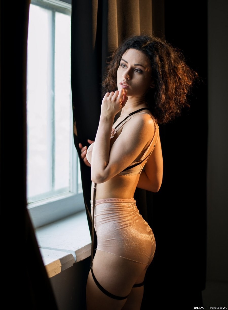 Simonova en traje de baño