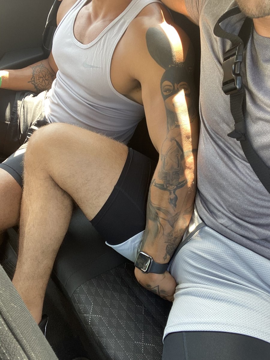 Daniel Montoya y Alejo Ospina y Dato Foland Sexy