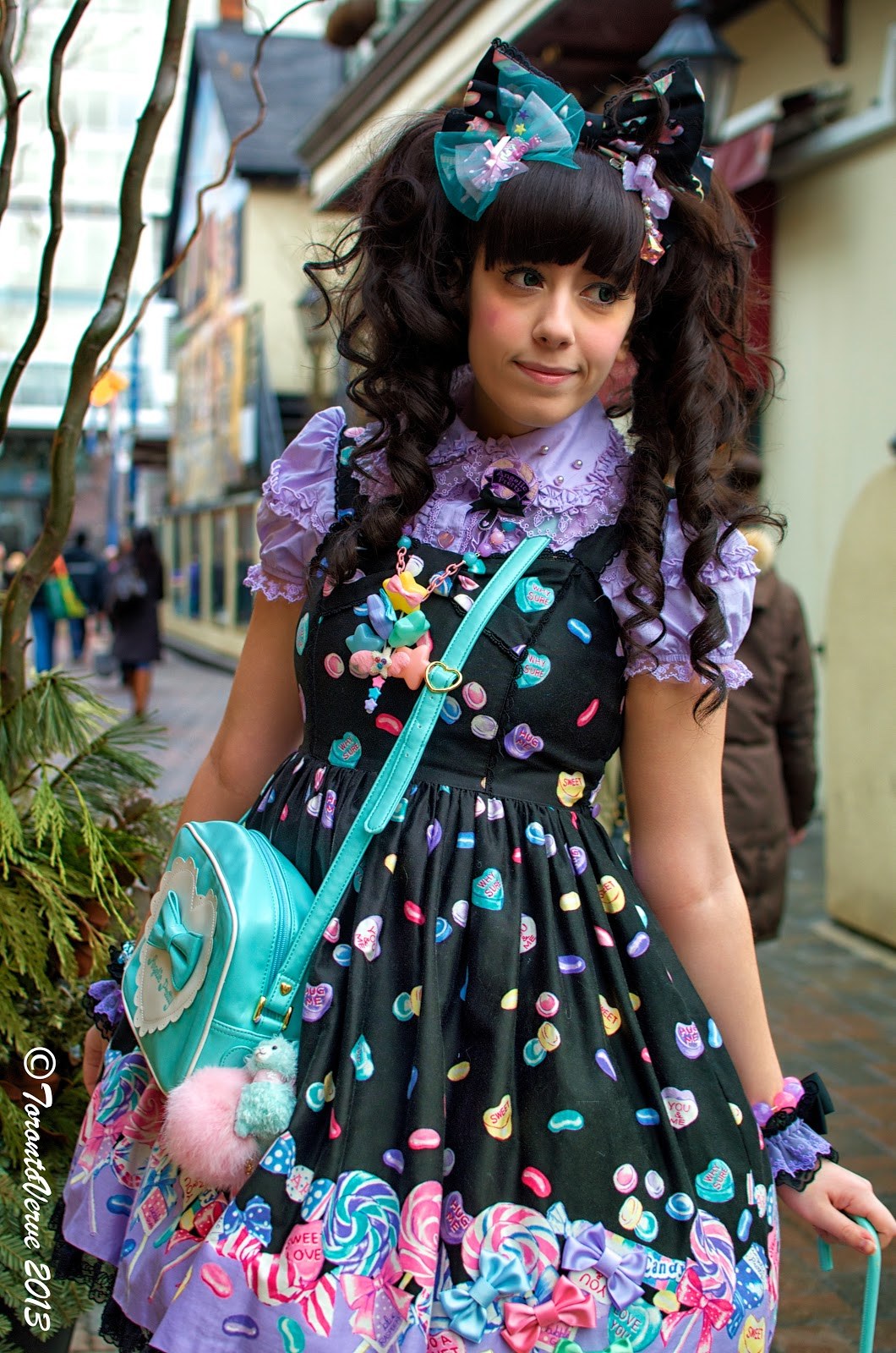 Lolitka con grandes tetas