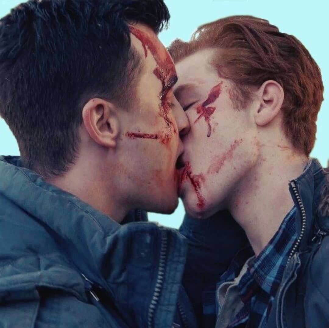 Ian Gallager y Mickey Milkovich Art