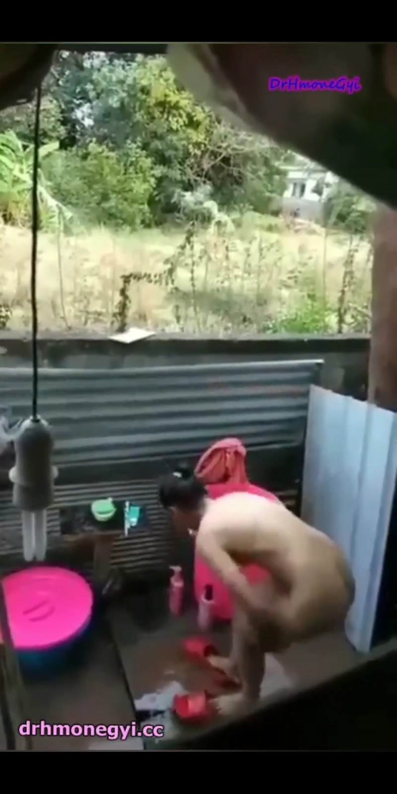 Masturbación de niña meando