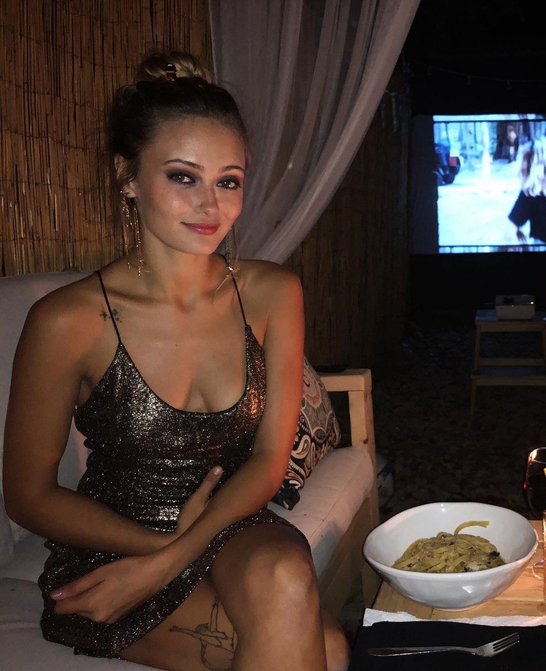 Ella Pernell 18 +
