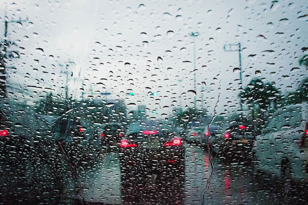 Lluvia en el parabrisas