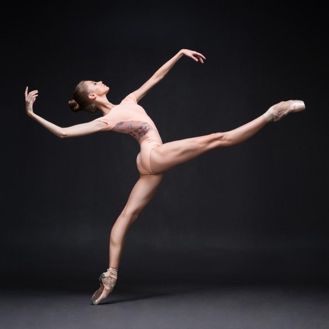 Ballet Vaganova Academy en topless