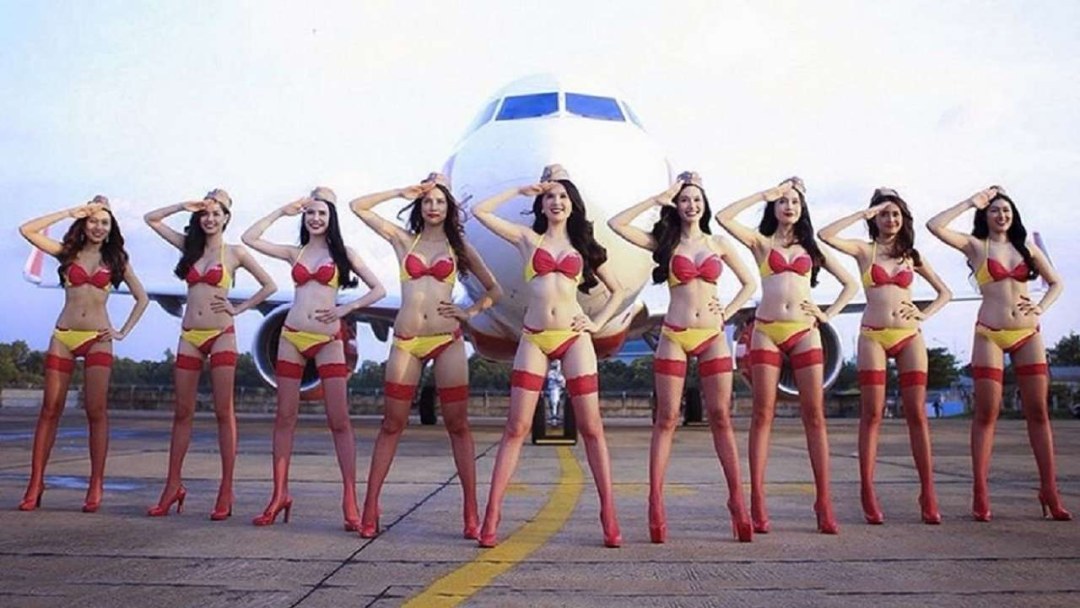 ADARTAS EN BIKINI VIETJET AIR (Vietnam)