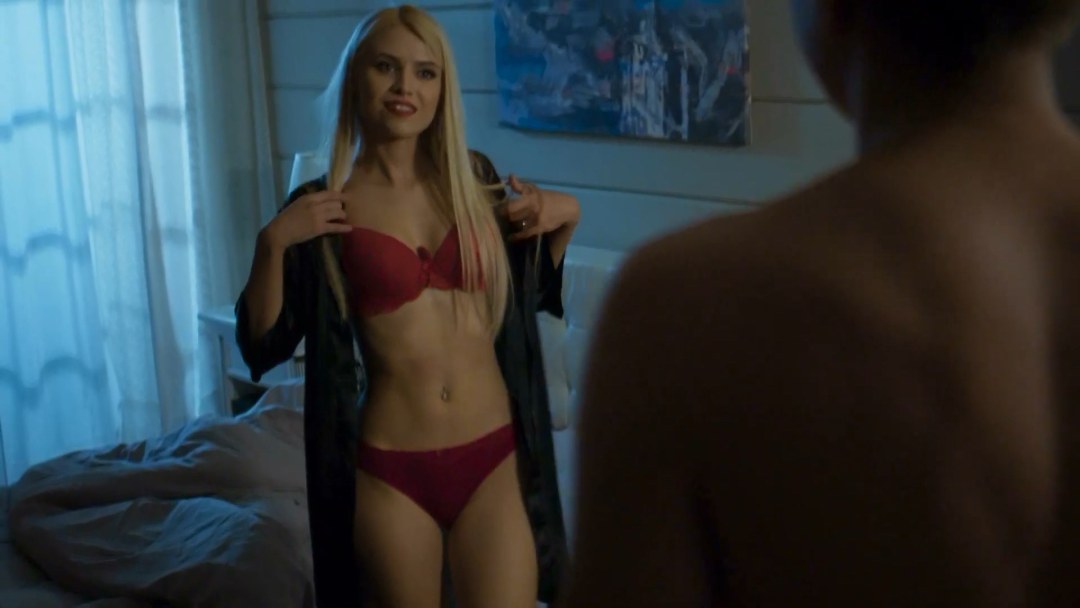 Alexandra Daddario Hot Scene