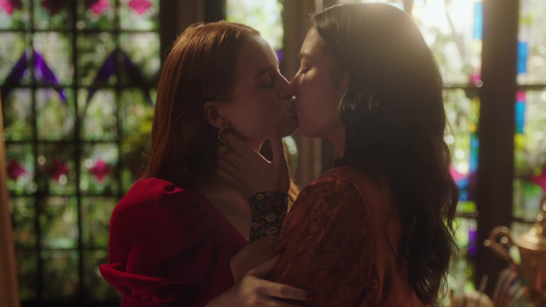Riverdale Cheryl y Veronica Kiss