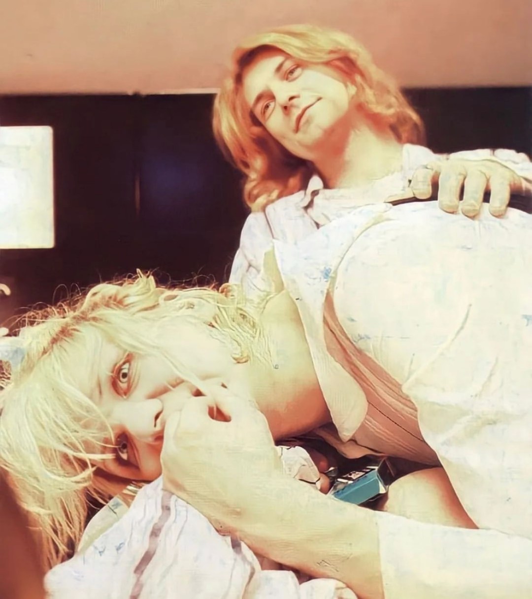 Kurt Cobain y Courtney Love Kiss