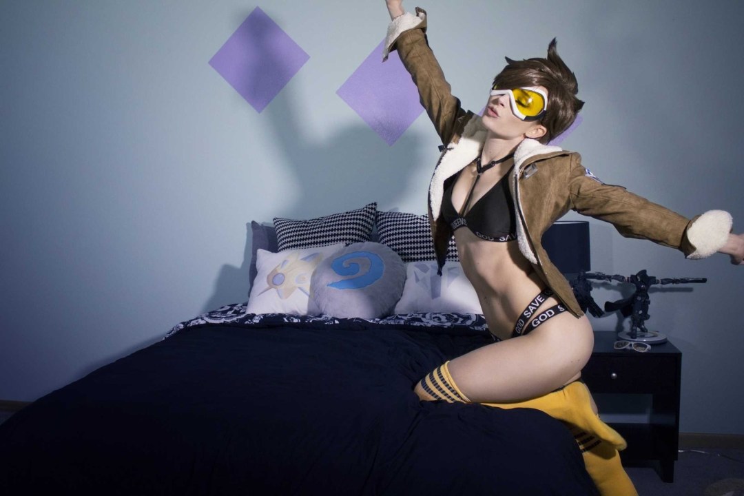 COSPLAY DESNUDO ENVER
