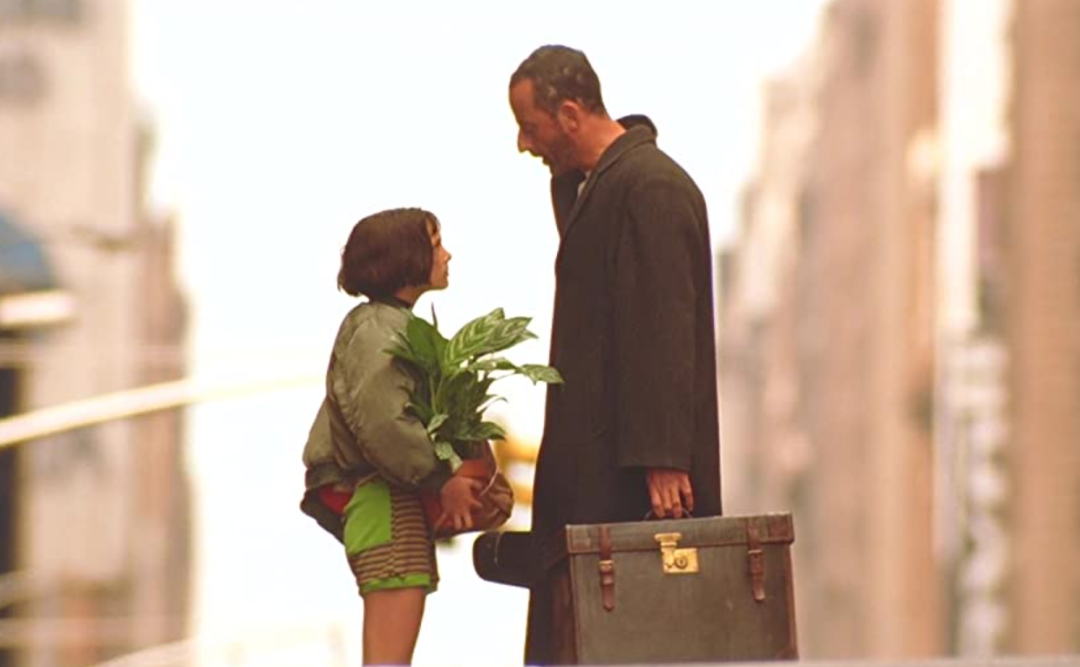 Leon Natalie Portman con flor