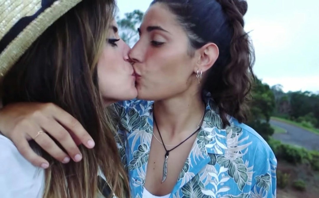 Camilla Mendes Riverdale Kiss