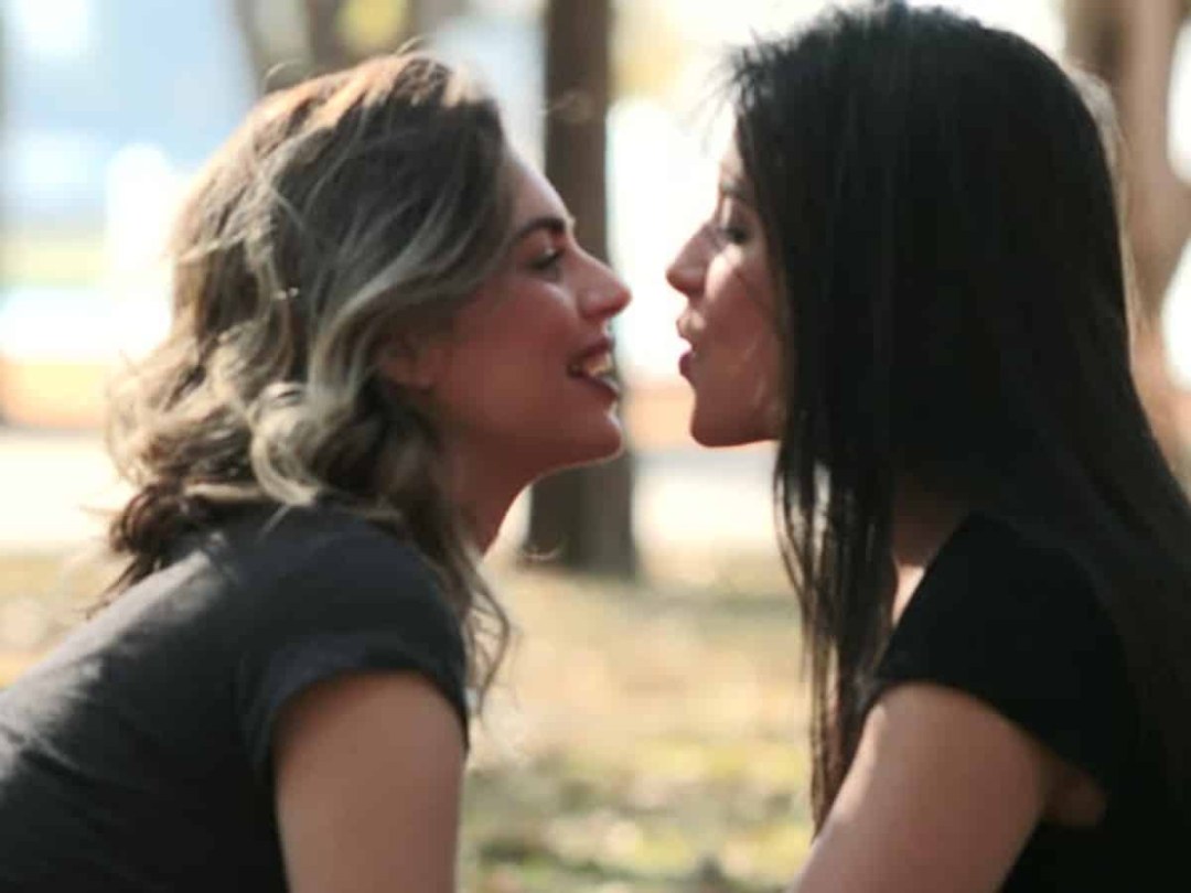 Chloe Grace Motz Beso