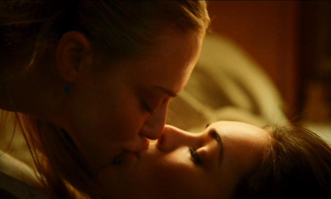 Megan Fox y Amanda Seyfrid Kiss