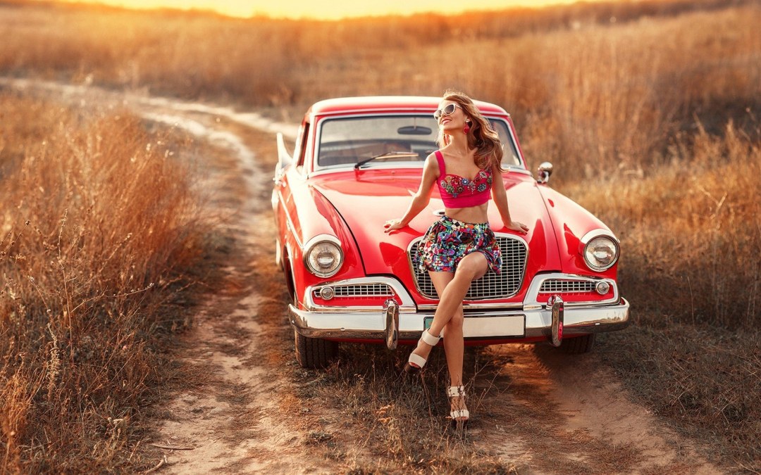 Chicas y autos retro