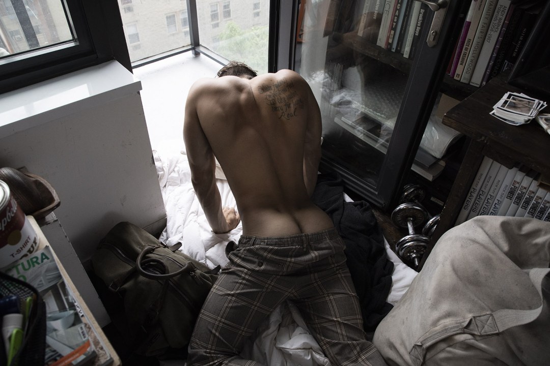 Hulio Penny Fernández desnudo