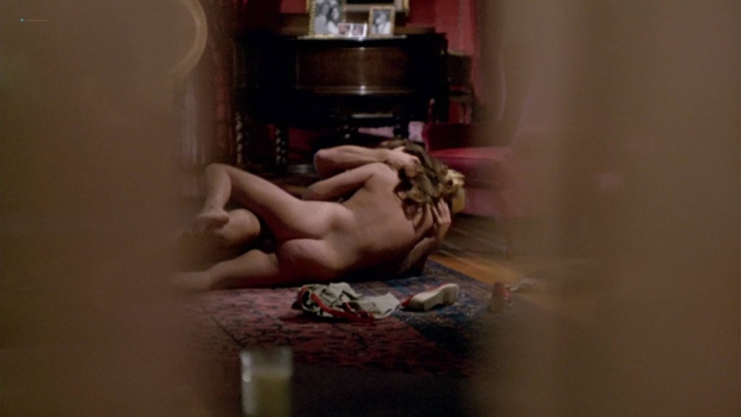 Alexandria Morrow está desnuda