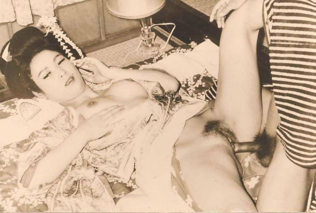Mujeres japonesas desnudas cerradas