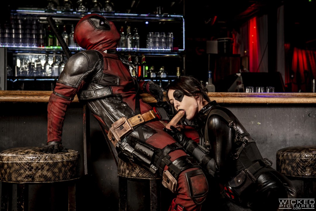 Deadpool y hombre araña hentai