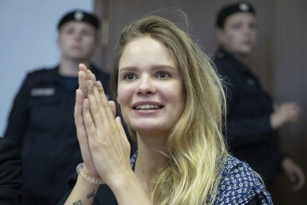 Veronika Nikulshina en la policía