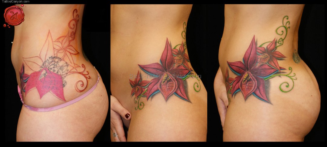 Superposición de estrías en las caderas de un tatuaje