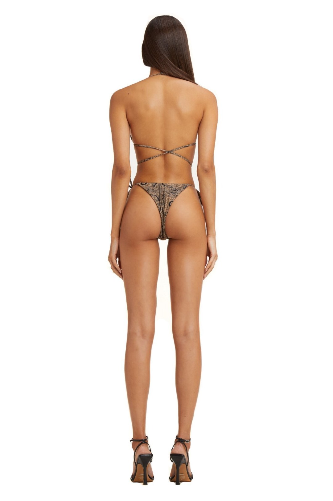 Bruna lirio cofre desnudo