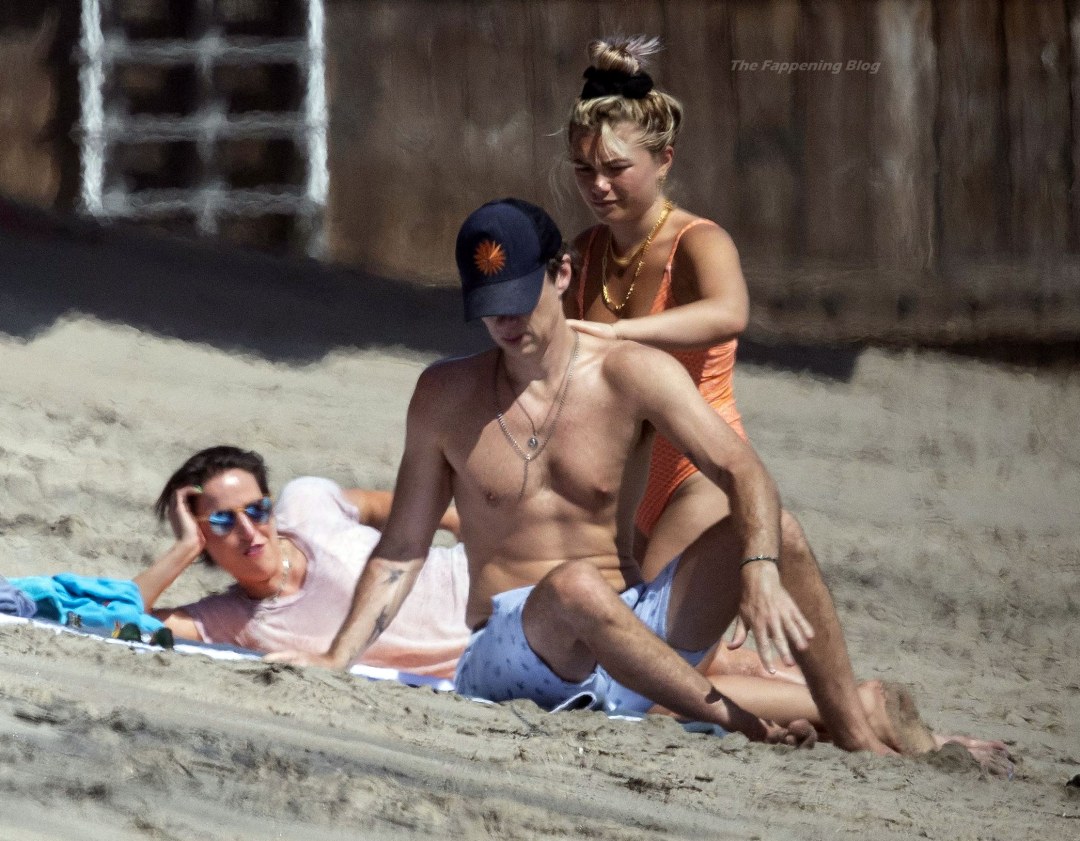 Florencia bebo falsificaciones desnudas