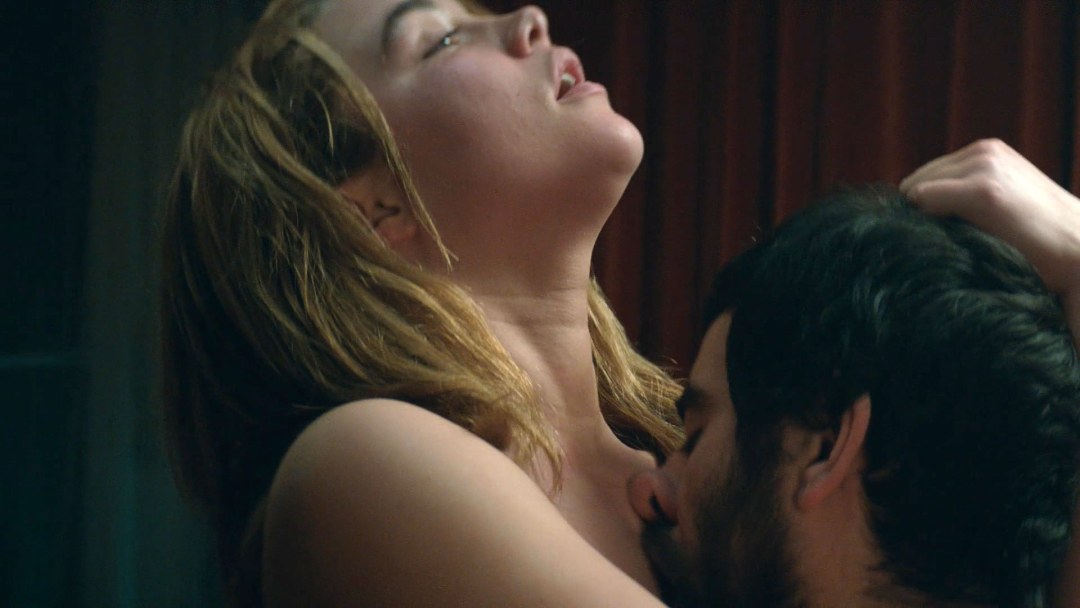 Actrices en escenas de cama