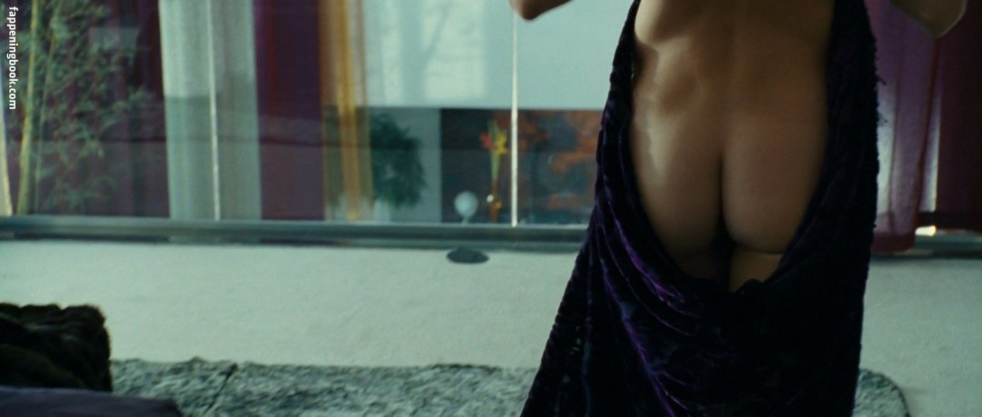 Amber Valletta es erótica