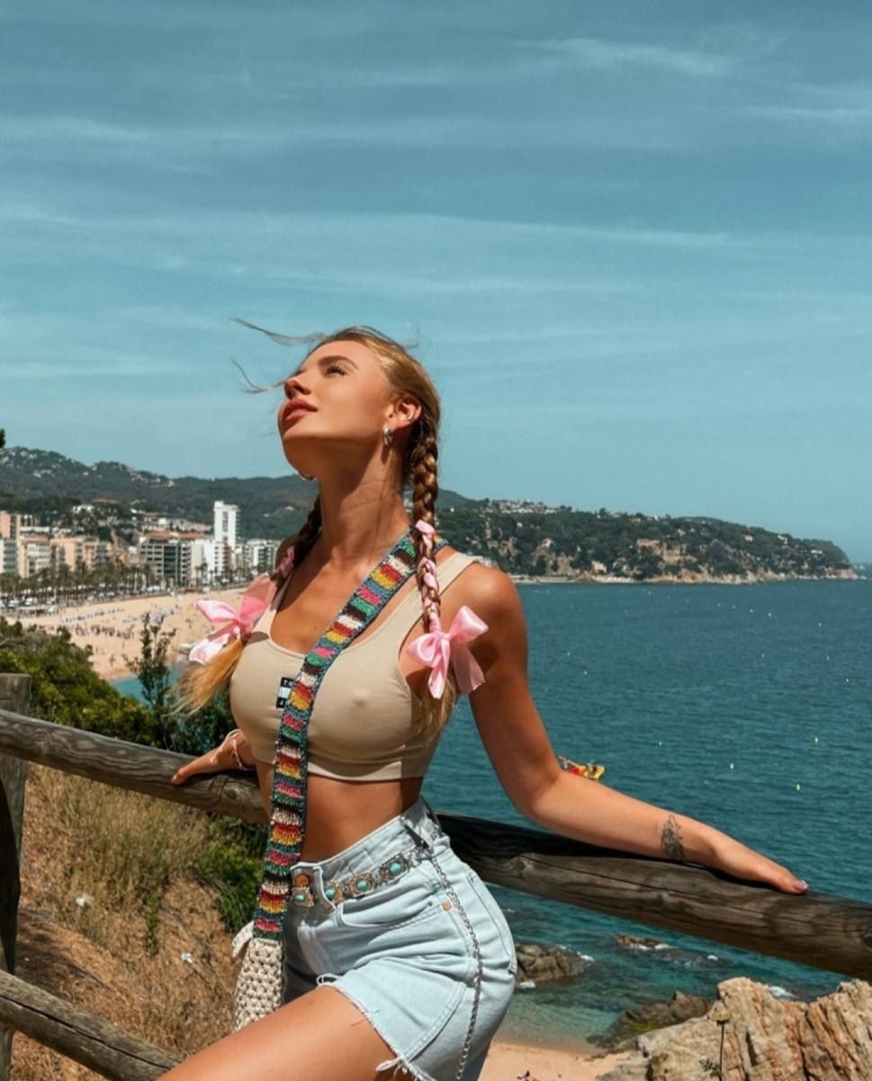 Elizabeth Vasilenko está abofeteando