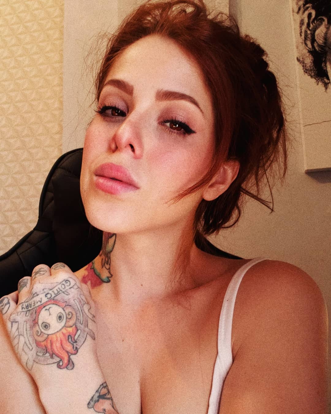 Cara de actriz porno de Mary Karv