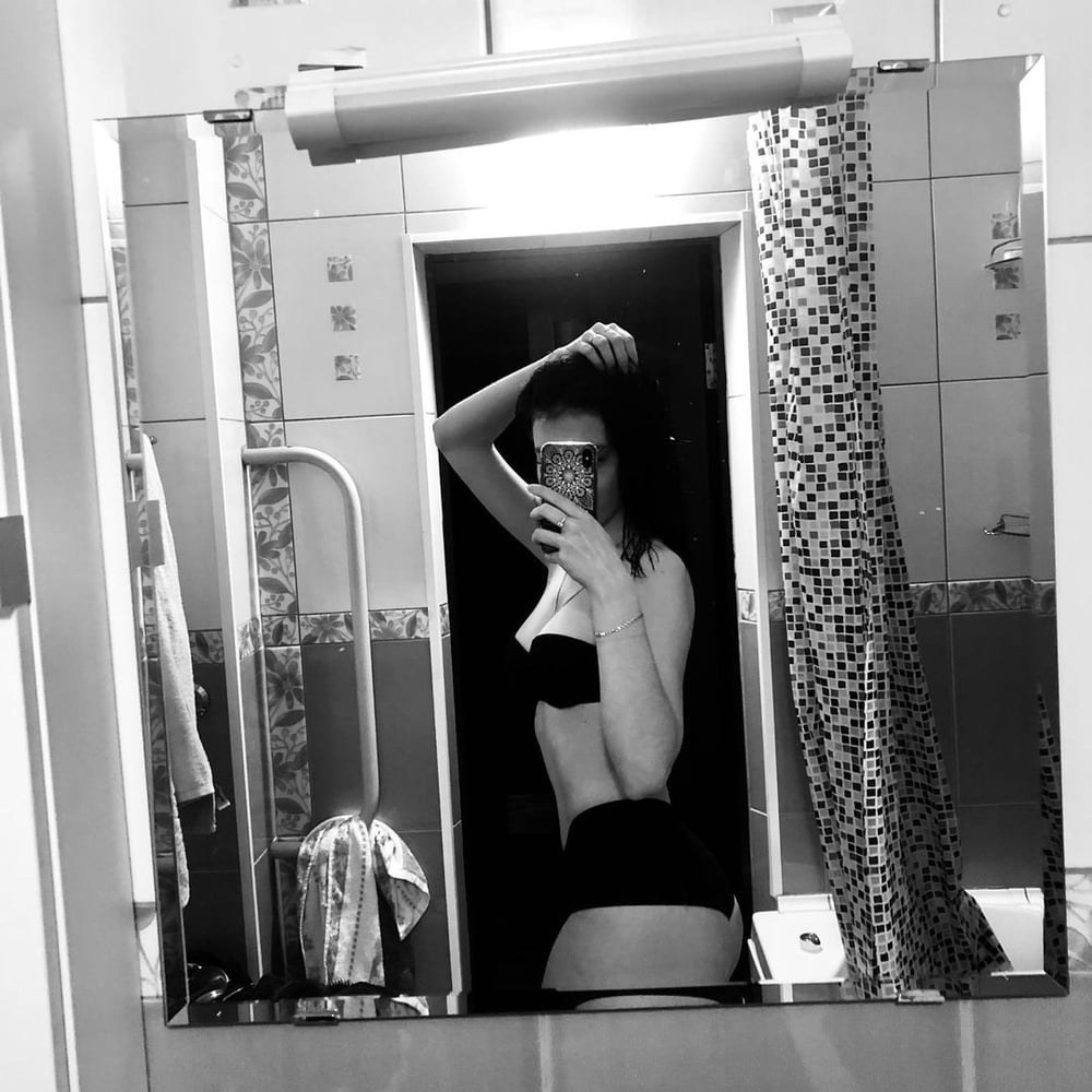 Polina Alexandrova desnuda