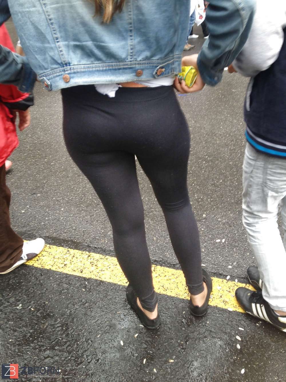 Leggings brillantes para una niña