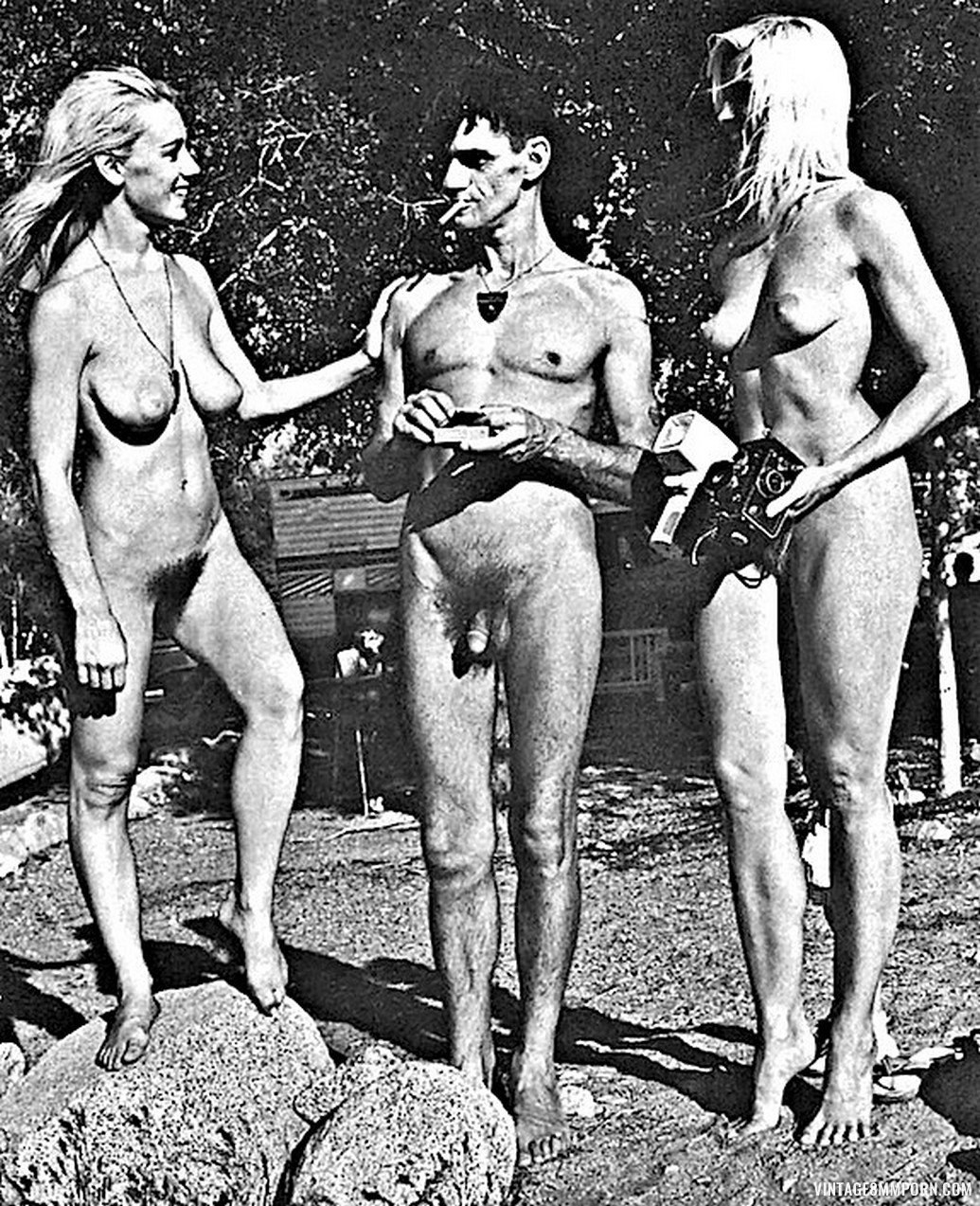 Mujer vestida de hombre desnudo