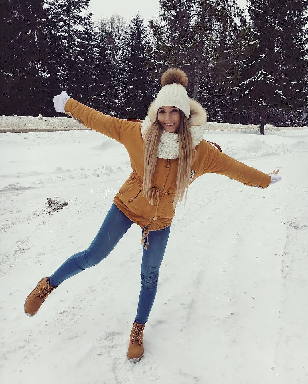 Chica en invierno a plena altura