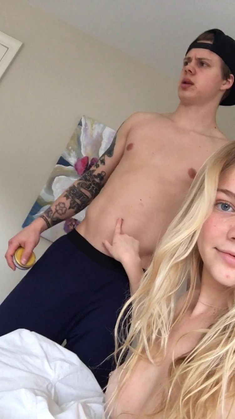 Anika Olbright anal con negro