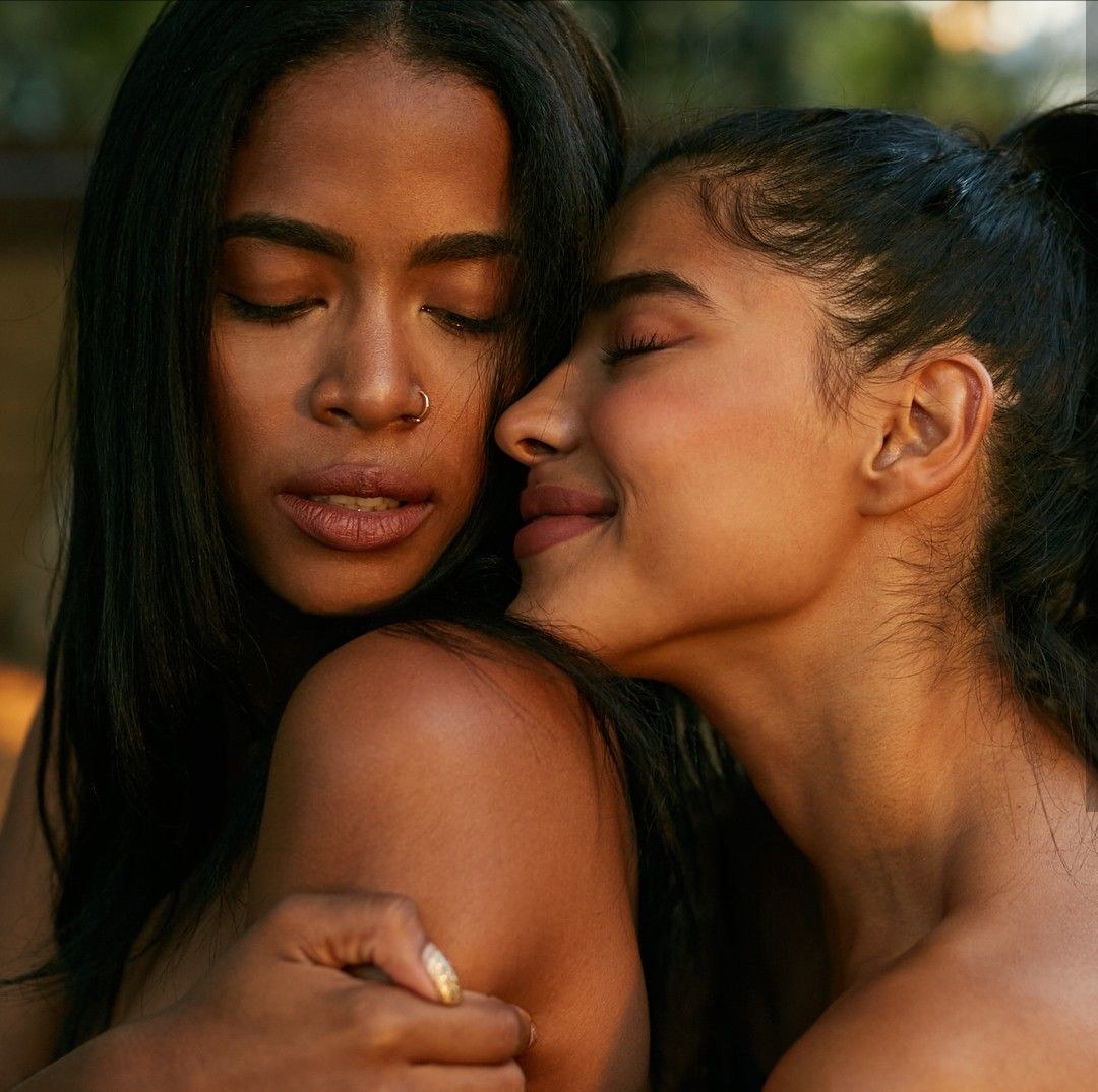 Hermosas parejas lesbianas