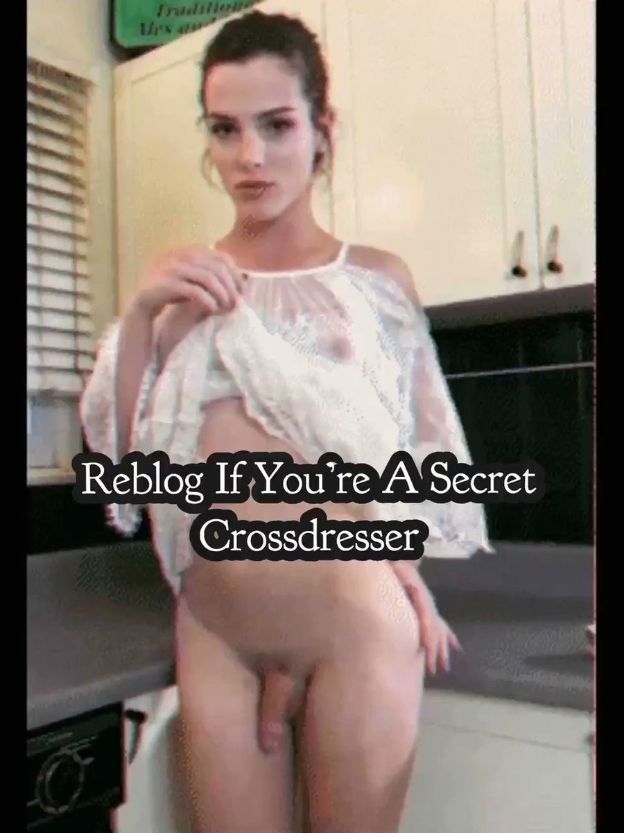 Carrie Emberlyn Red desnuda