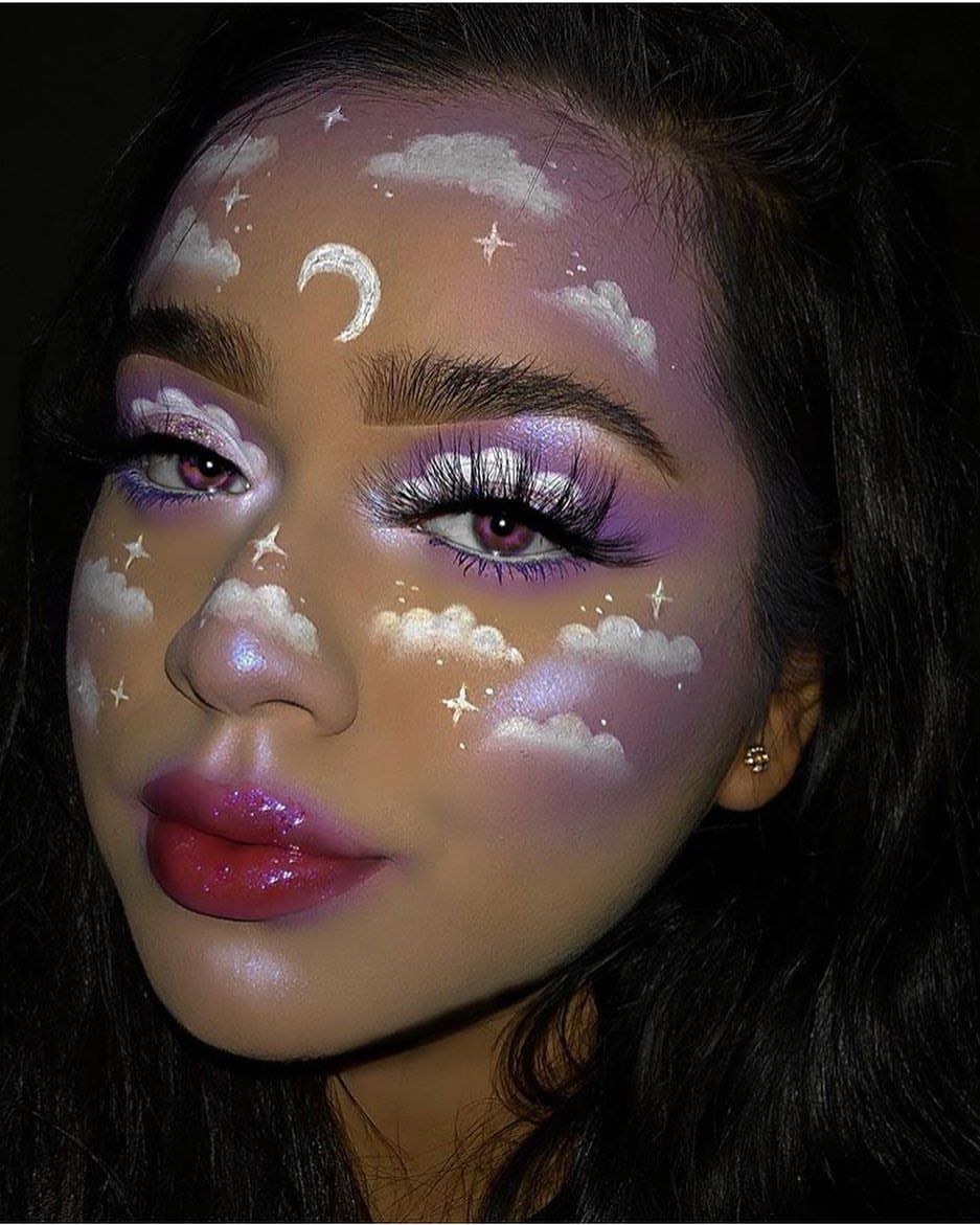 Maquillaje moderno en la cara