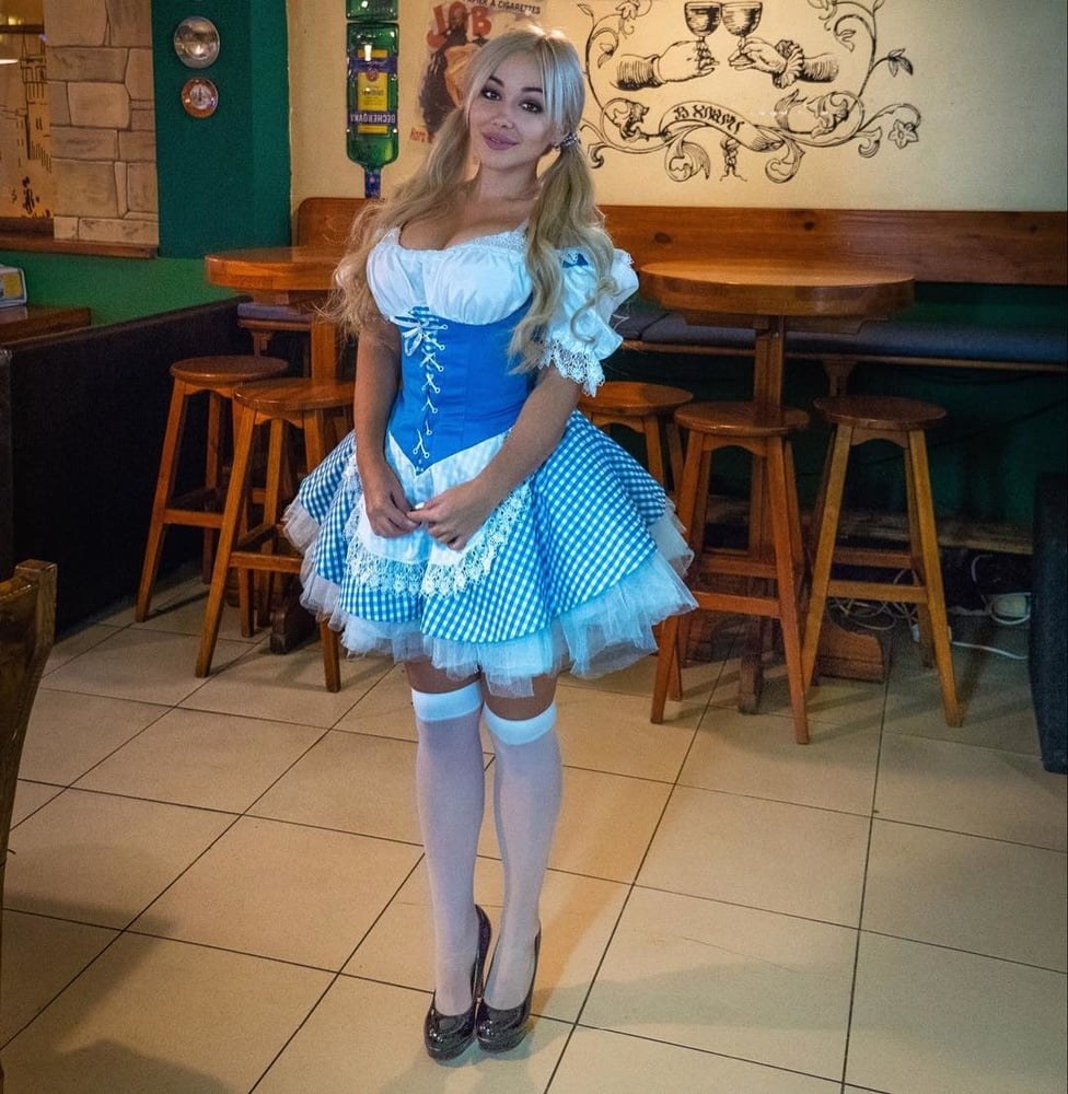 Anna Kostenko en medias