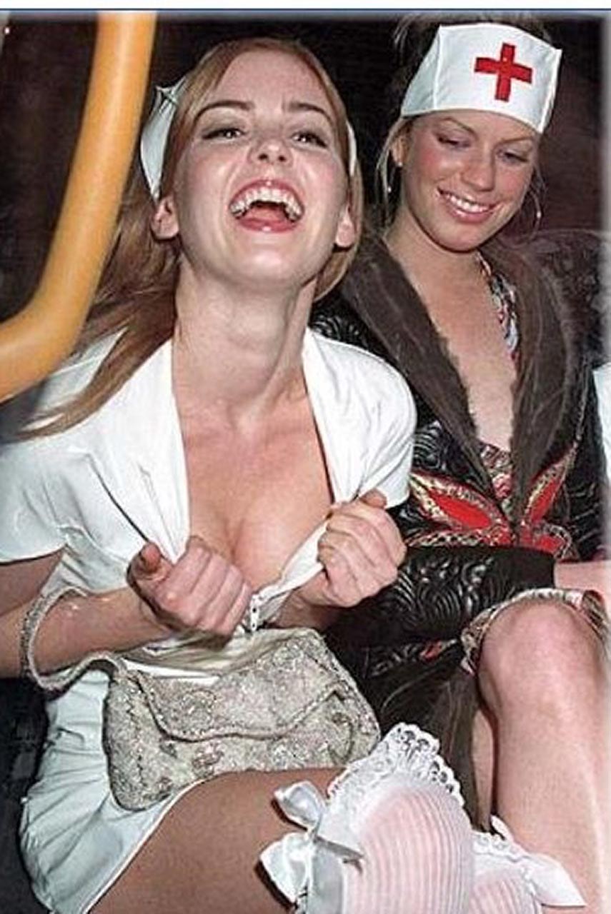 Aila Fisher Tetas desnudas