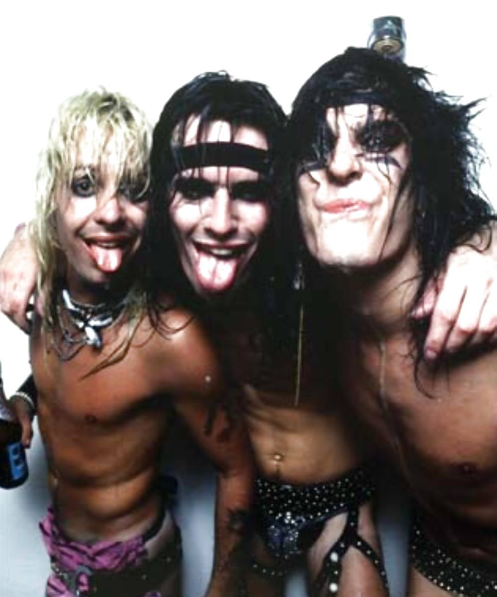 Anal debajo de la música rock