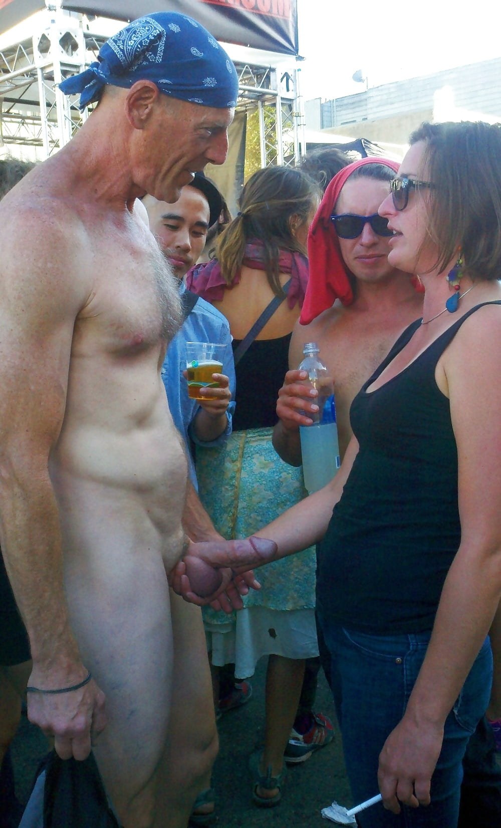 Dick flash night club