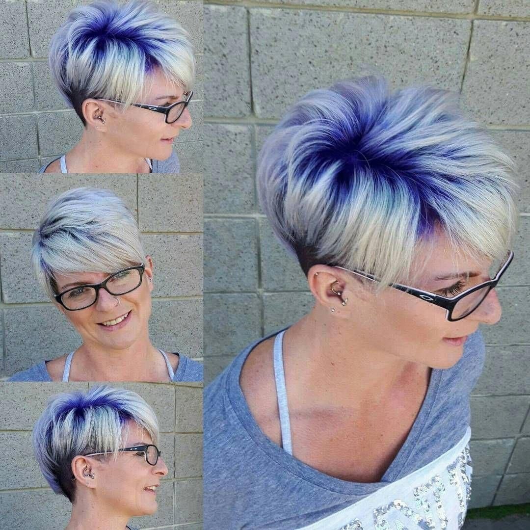 Graue haare feuchtes loch